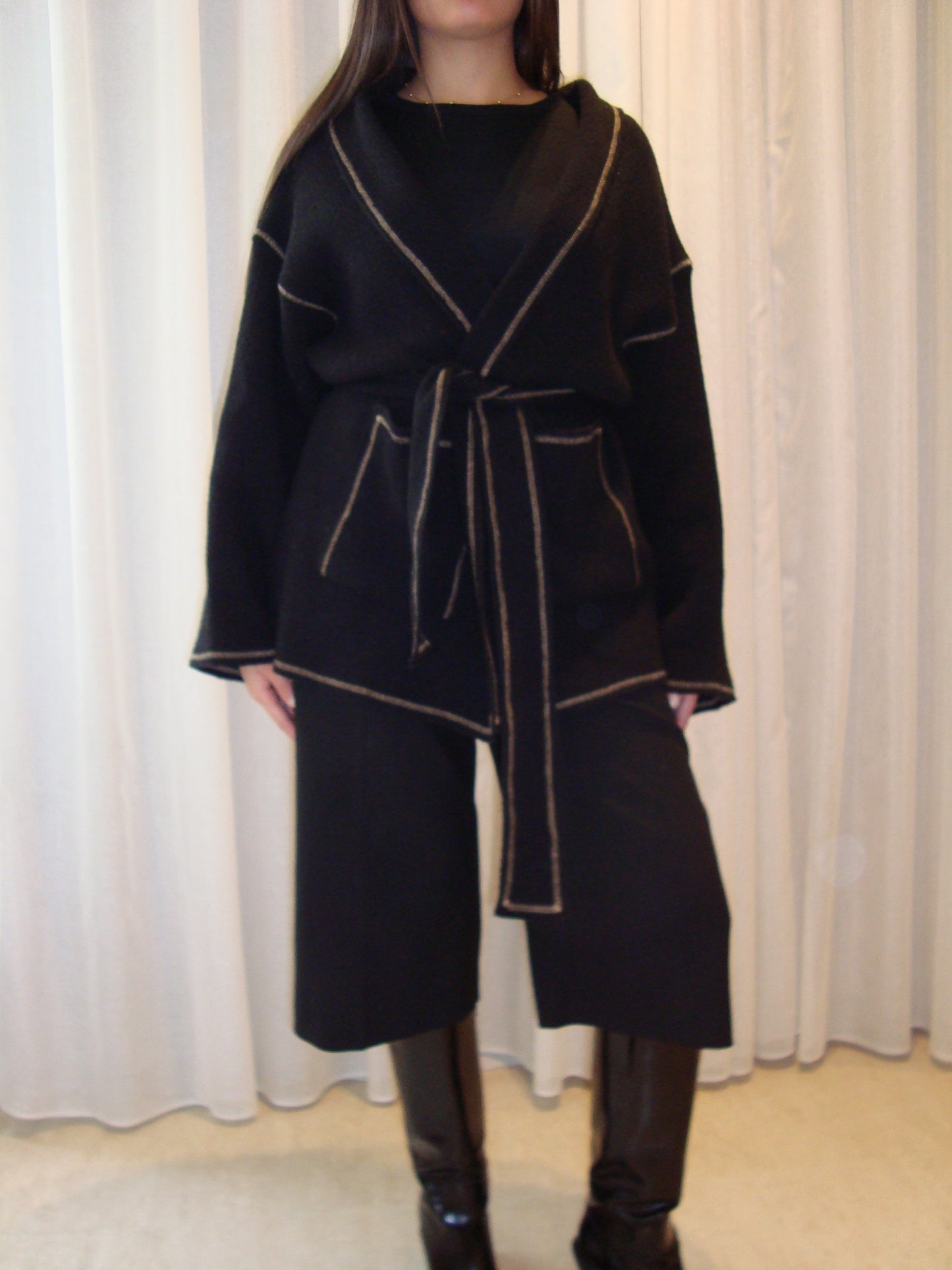 THE KNITTED EDGED CARDIGAN IN BLACK