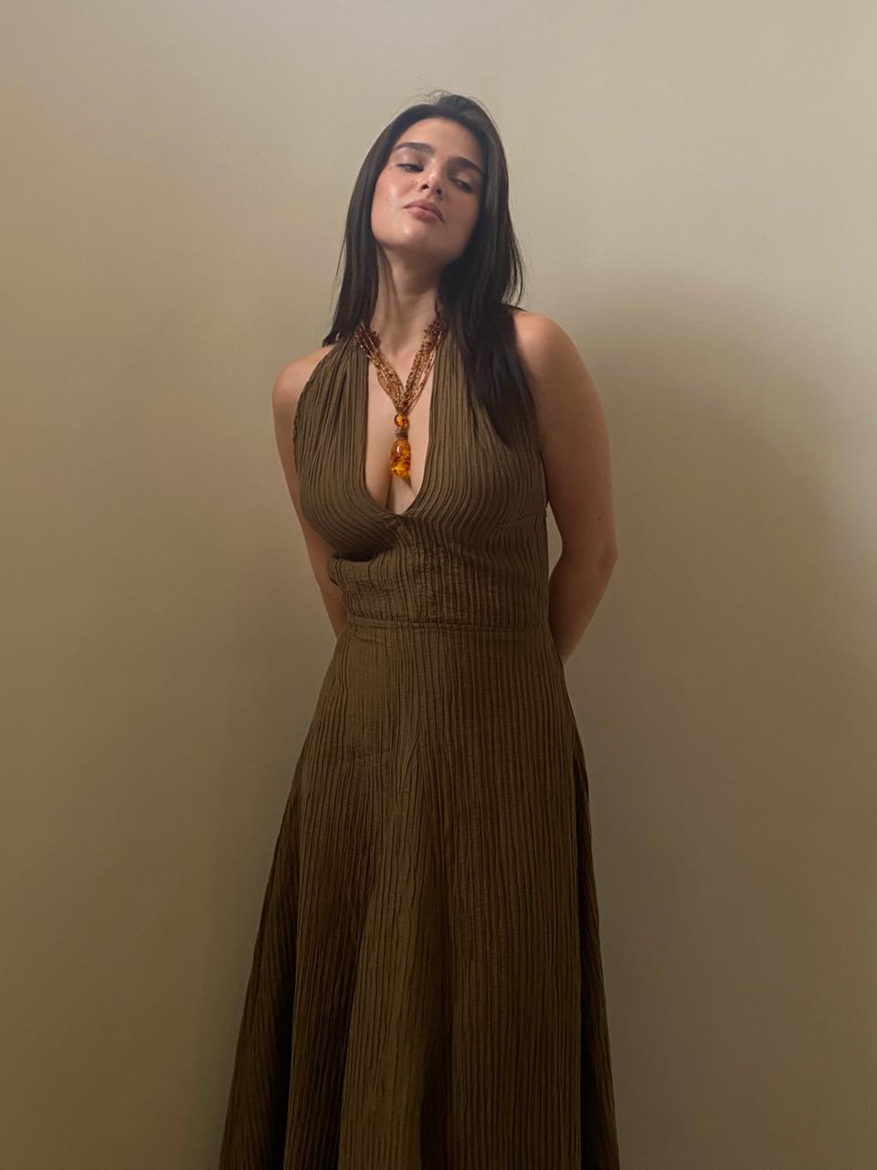 THE WRINKLED DRESS